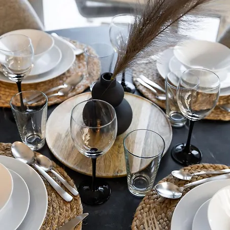 Nordic - Brand New - Floor - Downtown - Fast Wifi *